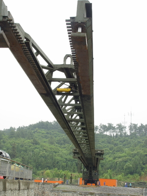 17m Span Mechanized Fast Bridges Erection Maximum Longitudinal Gradient 10%