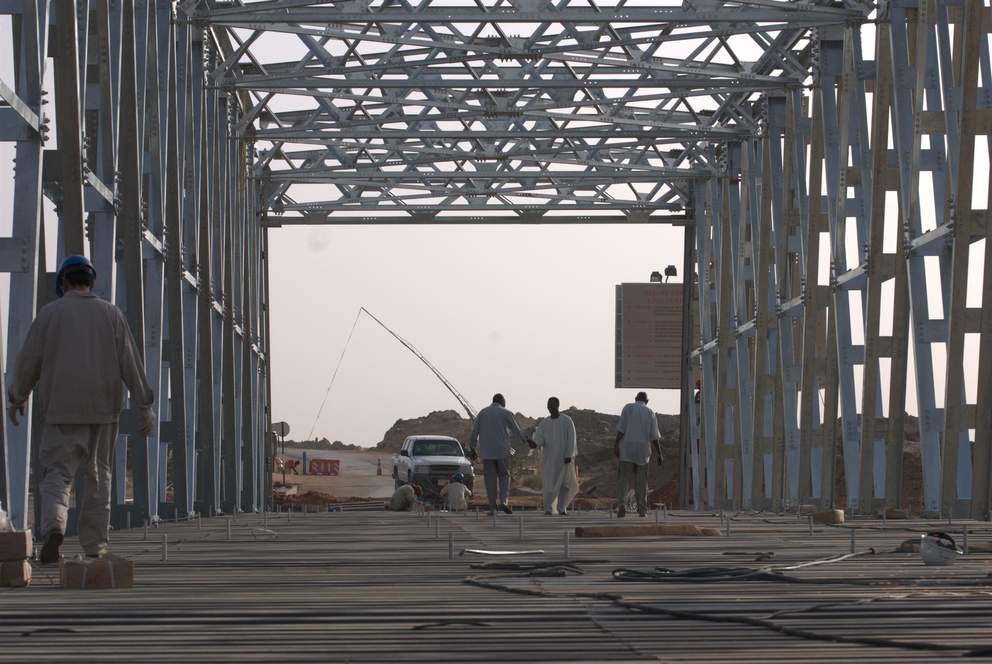 Convenient Transport Prefabricated HDG Wire Suspension Bridge